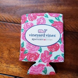 Vineyard Vines can koozie. NWOT